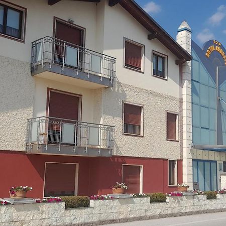Hotel Ceretto Busca Exteriör bild