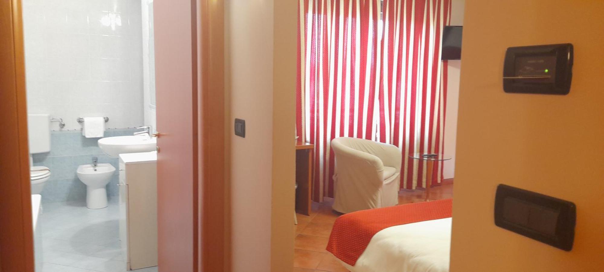 Hotel Ceretto Busca Exteriör bild